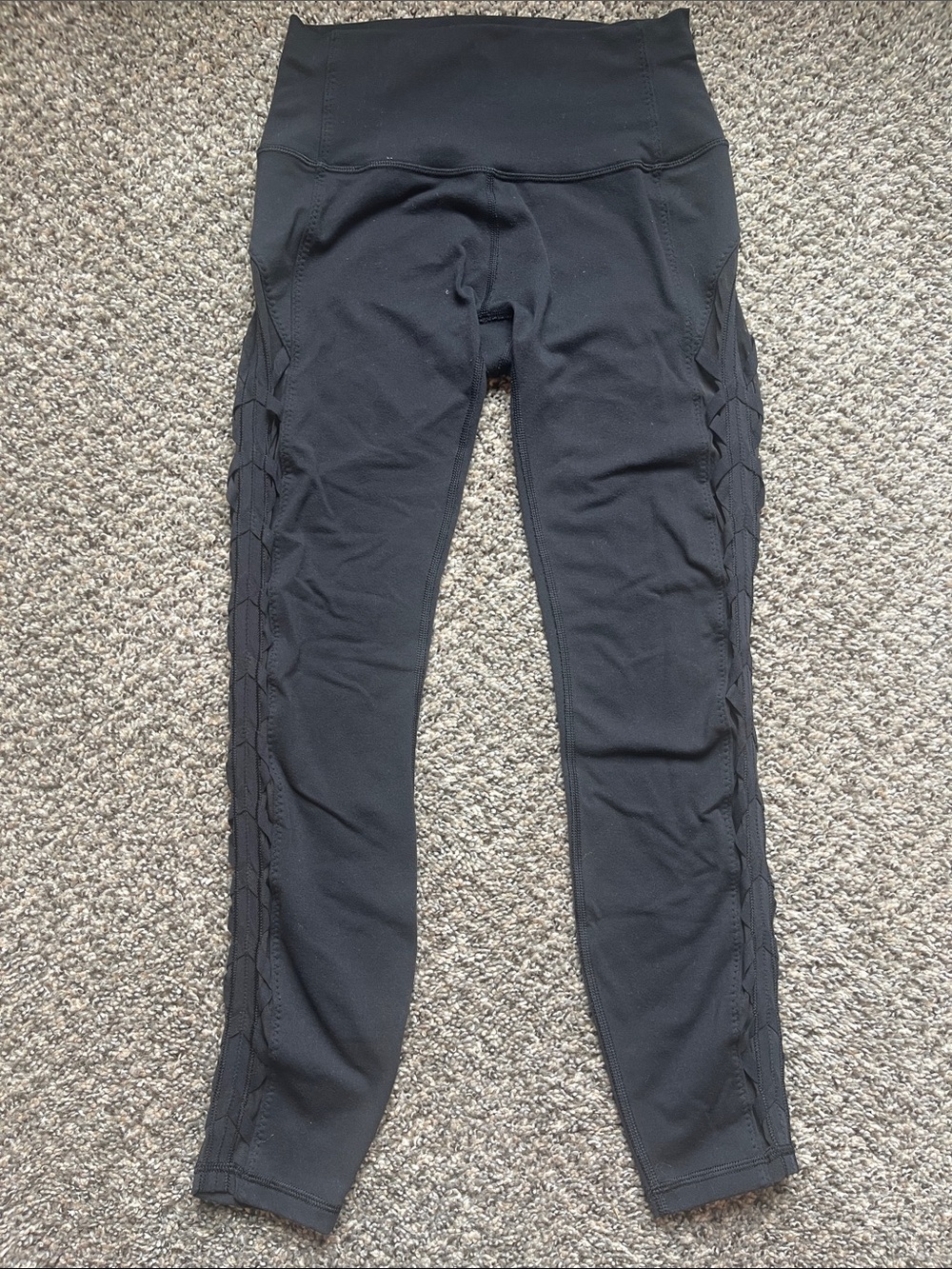Lululemon High Times 7/8 Pant (Rhythm) - Black; Size 6